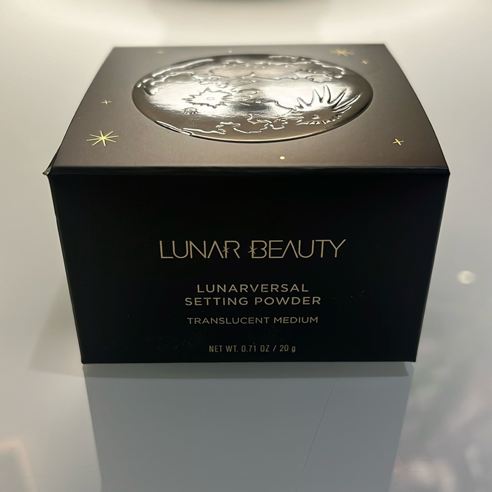 Lunar Beauty by Manny MUA Lunarversal Setting Powder